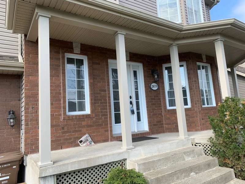 Colonne Lisse 5 ½" x 5 ½", Balcon