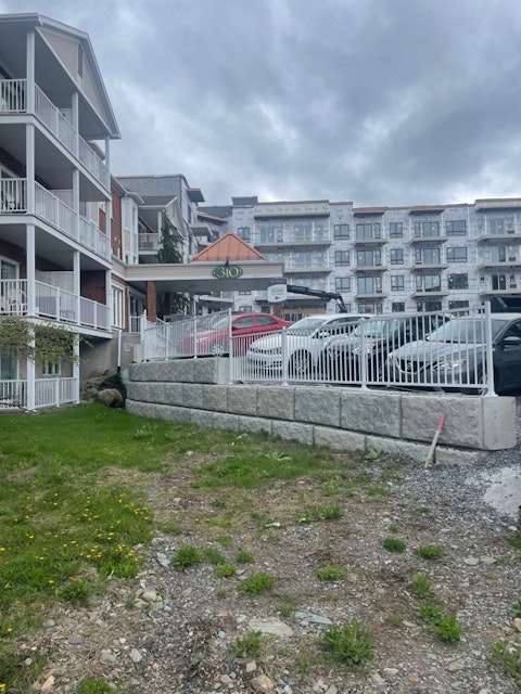 Moderne simple main blanc