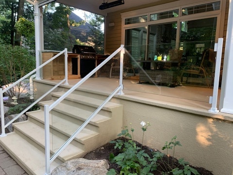 Panorama simple main verre 12mm trempe clair cote poli