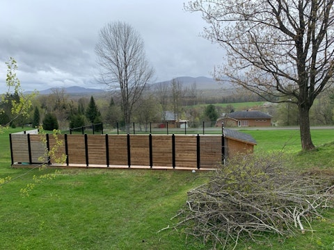 Separateur en bois traite et Moderne verre 6mm trempe clair