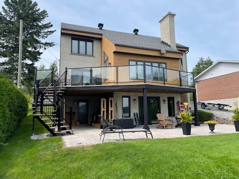 Simple main Urbain verre et barreau Moderne barreau