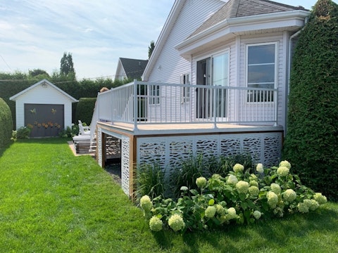 Simple main Williams blanc